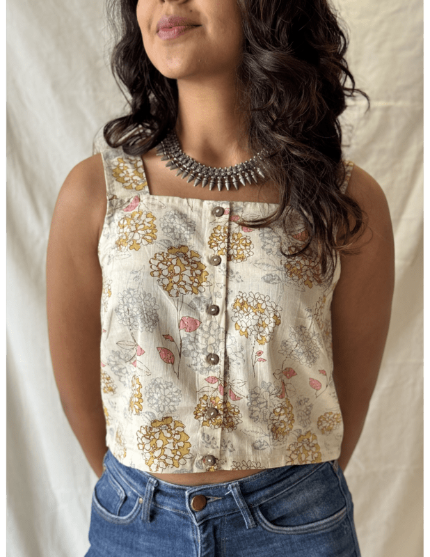 Ilanjivappu sleeveless crop top Ilanjivappu sleeveless crop top