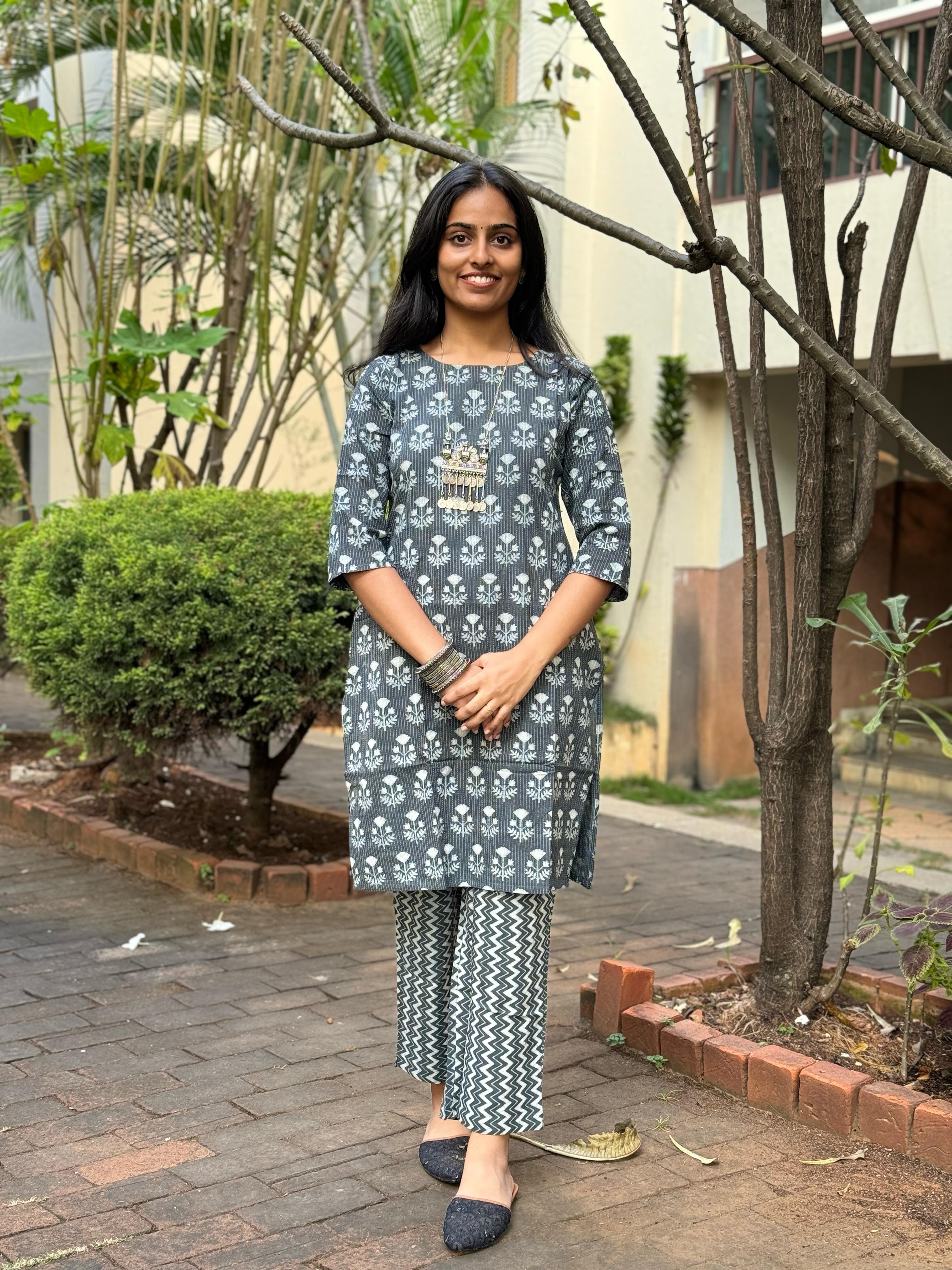 Vizhi Vizhi