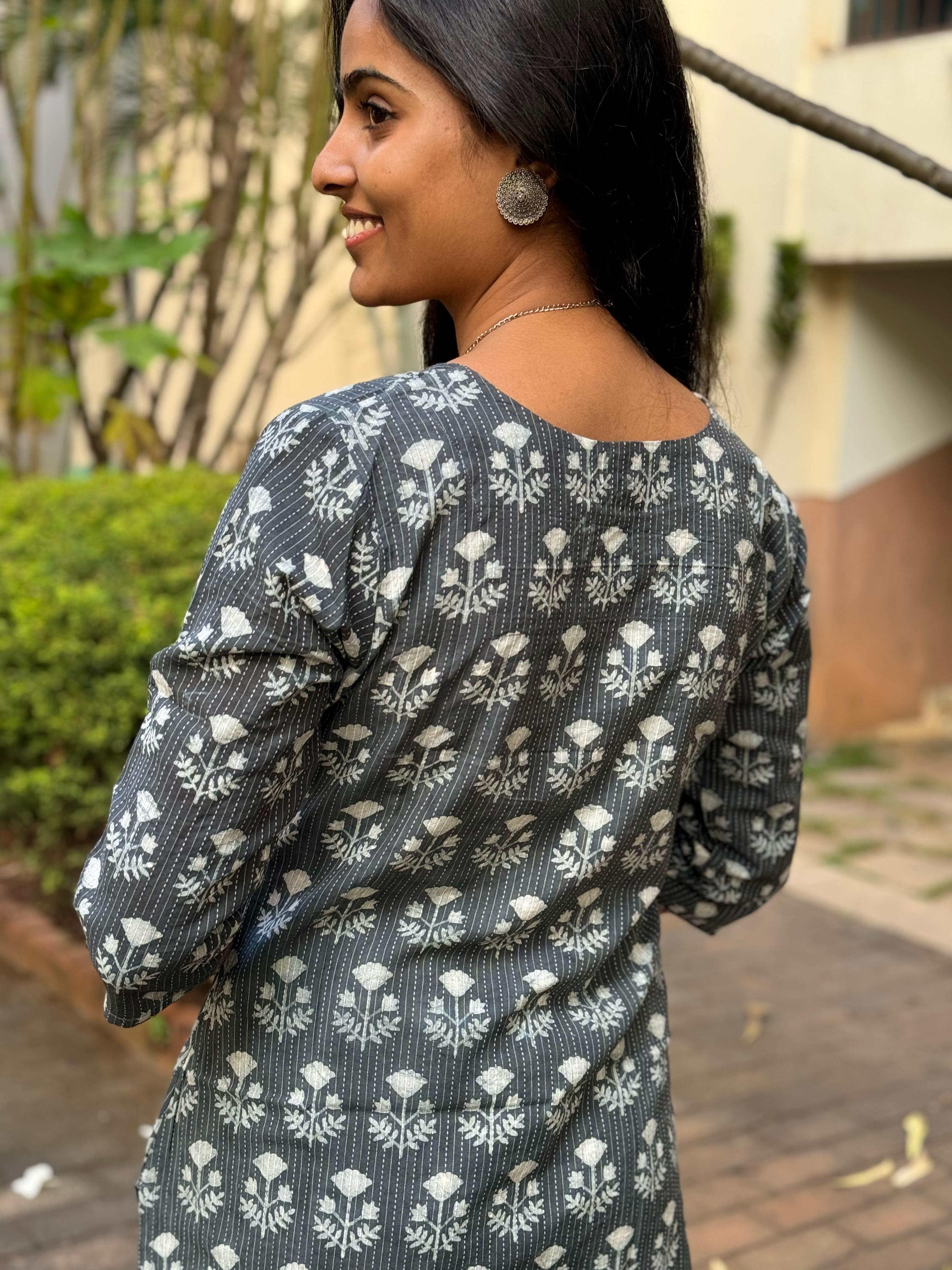 Vizhi Vizhi